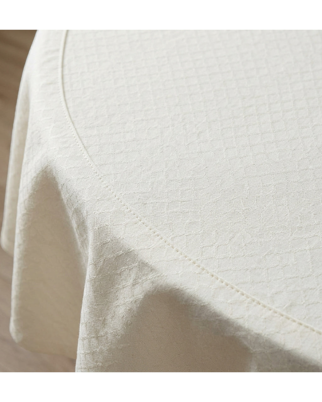 Fbwjg Round Cotton Jacquard Tablecloth Ivory 70 Inch - Detail view